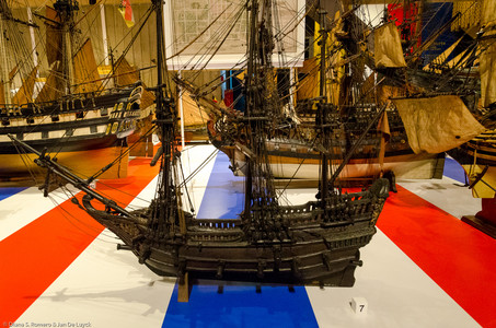 September 2016 13:33