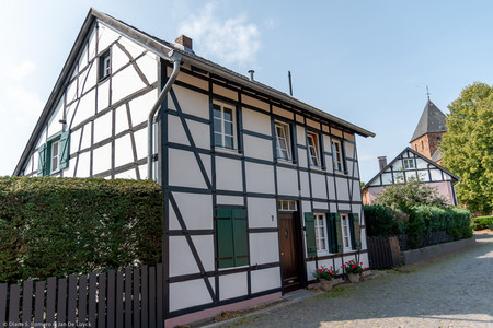 September 2020 12:44